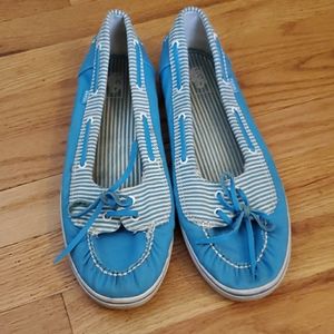 Vans boat shoes